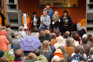 Prose Machine feat. Tuija Välipakka, Tiina Poutanen, Sami Hilvo, Siiri Enoranta && Mikaela Välipakka. Photo by Teemu Juutilainen