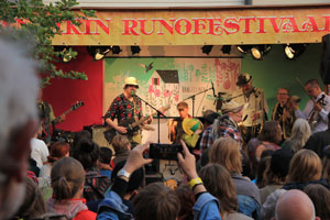 Faarao Pirttikangas & Kuhmalahden Nubialaiset, 2018. Photo by Nikko Mäkinen
