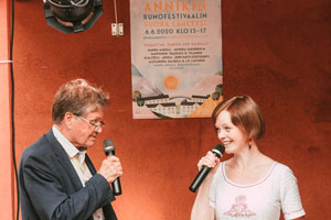 Hannu Mäkelä and the hostess Päivi Haanpää. Photo by Riikka Vaahtera