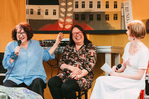 Prose Break: Monika Fagerholm and Laura Jänisniemi with the hostess Päivi Haanpää. Photo by Riikka Vaahtera