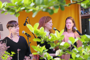 Aino-Kaisa Koistinen, Kirsi-Marja Moberg & Sara Vallioja, Annikki Poetry Festival 2022. Photo by Lauri Dammert
