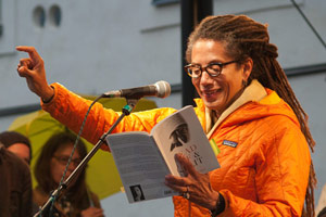 Nikky Finney (USA), Annikin Runofestivaali 2012. Kuva: Teemu Juutilainen